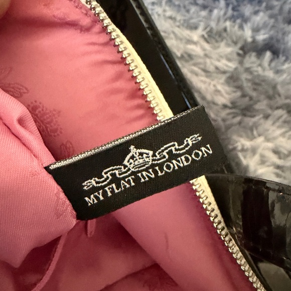 My Flat in London Black and Cream Tote with Illustration - Picture 8 of 11